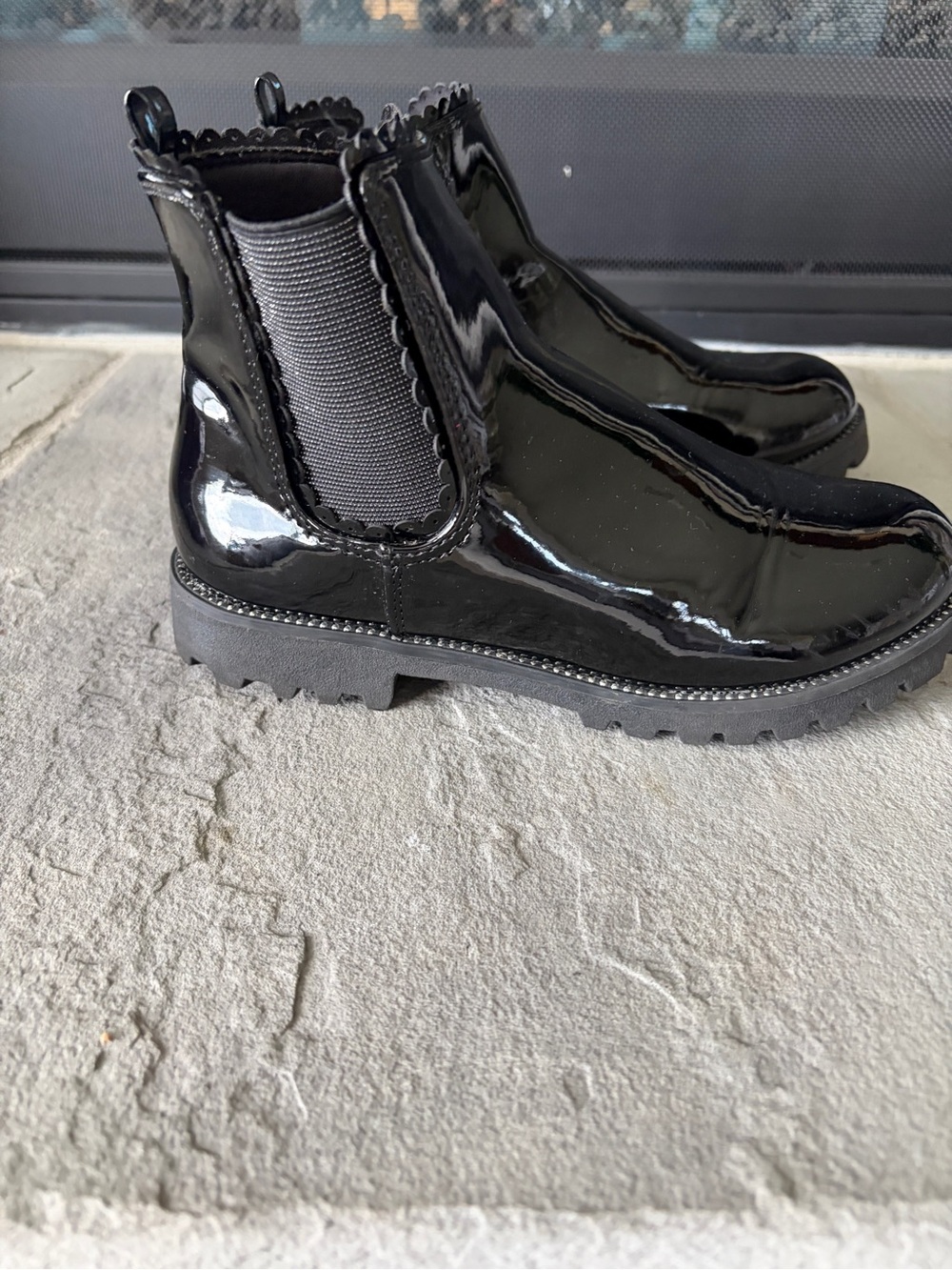 Girls' Patent Chelsea Lug Boots in Black